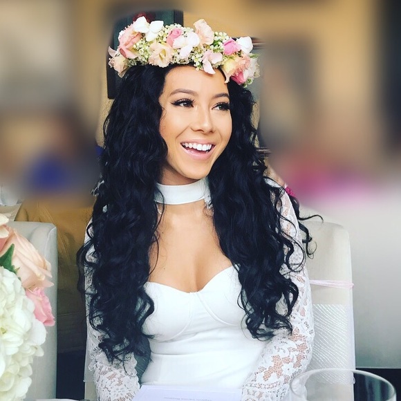 Meet your Posher, Jade - Picture 3 of 5